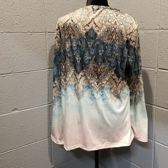 Ombre long sleeve top - Picture 2 of 4